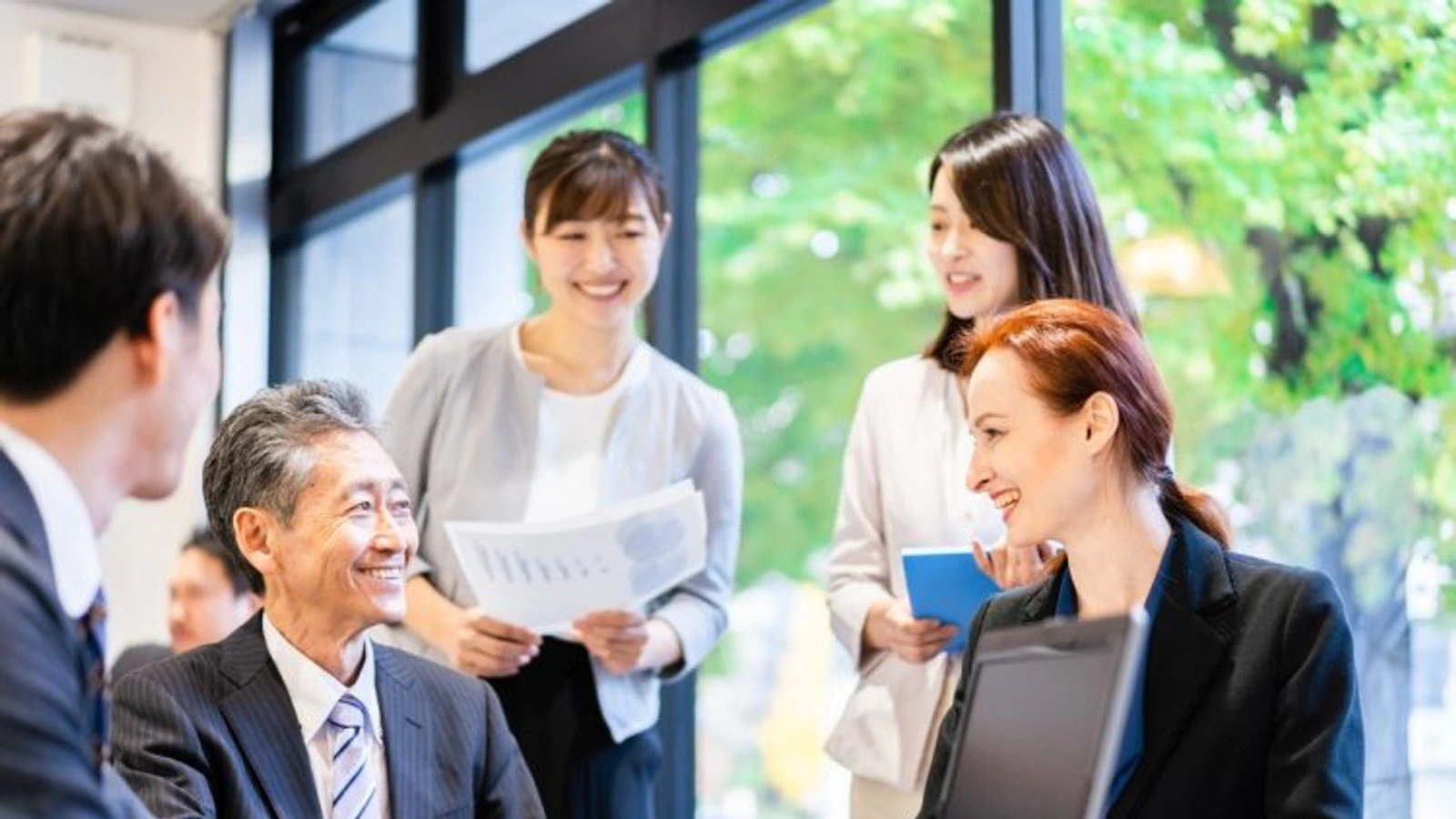 この記事で比較する「帰国後の継続・キャリア活用」を示す写真