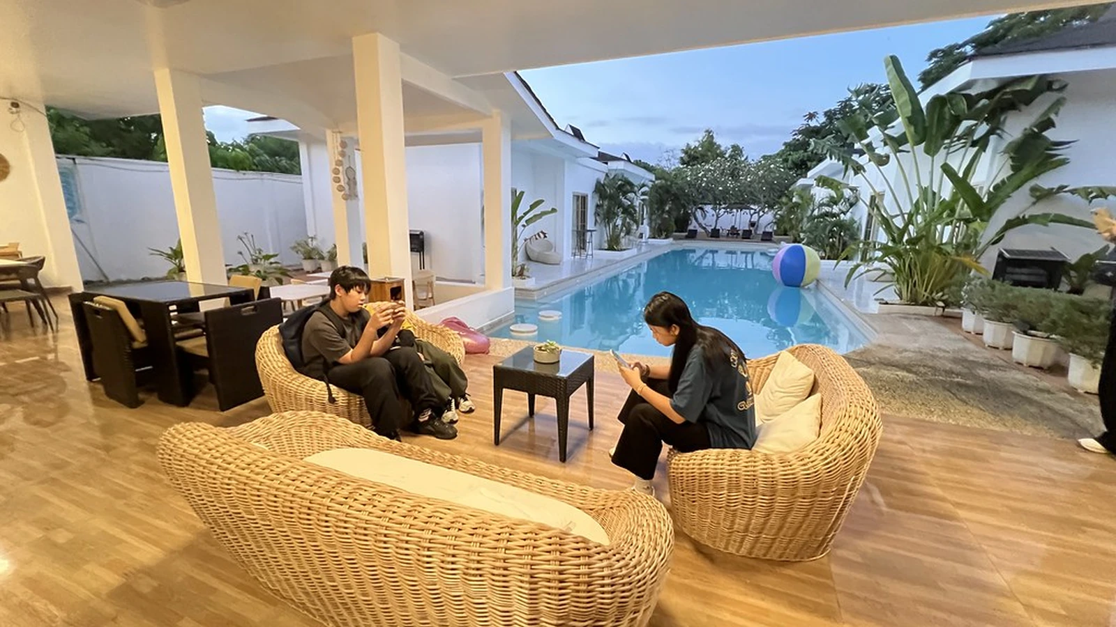 結論|IT ParkならSeda、AyalaならHoliday Inn・Quest、市内大型ホテルならRadissonを示すセブの写真