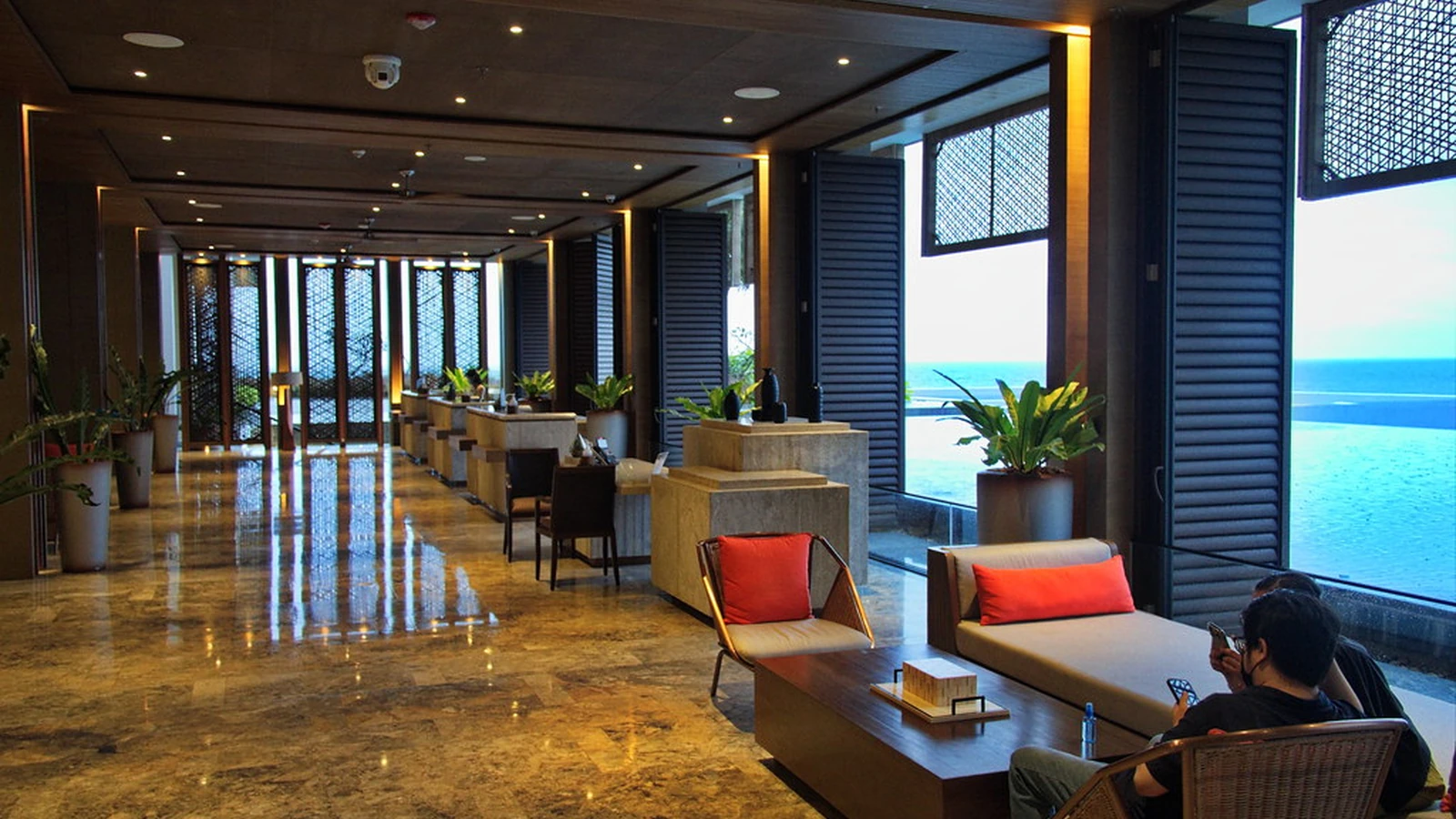 1.Seda Central Bloc Cebuを示すセブの写真