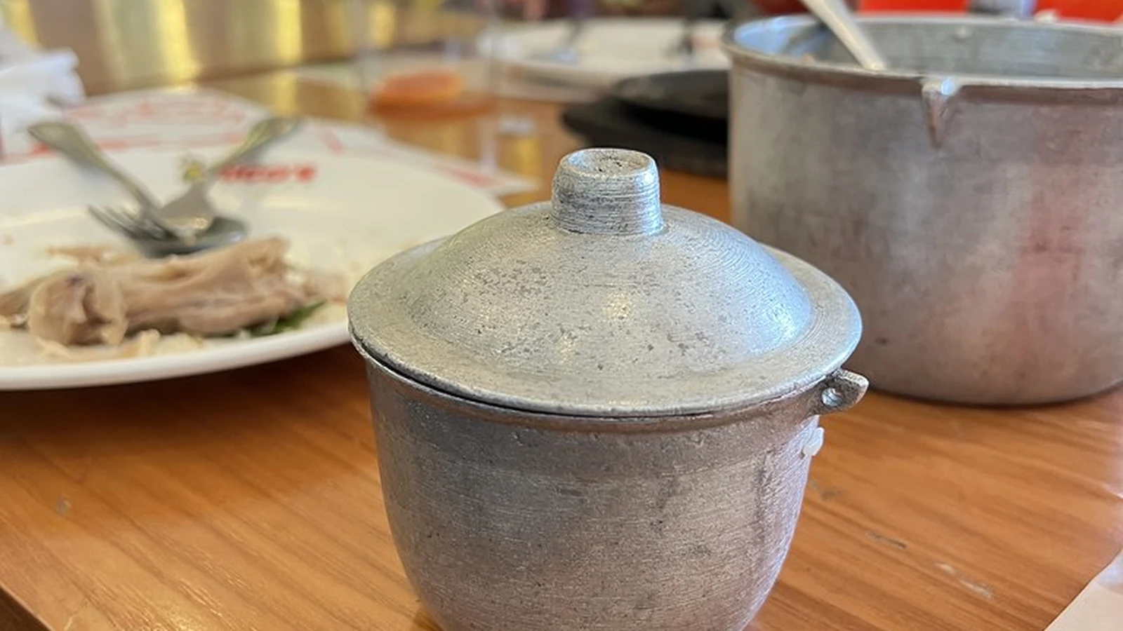 2.Ayer’s Lechonを示すセブの写真