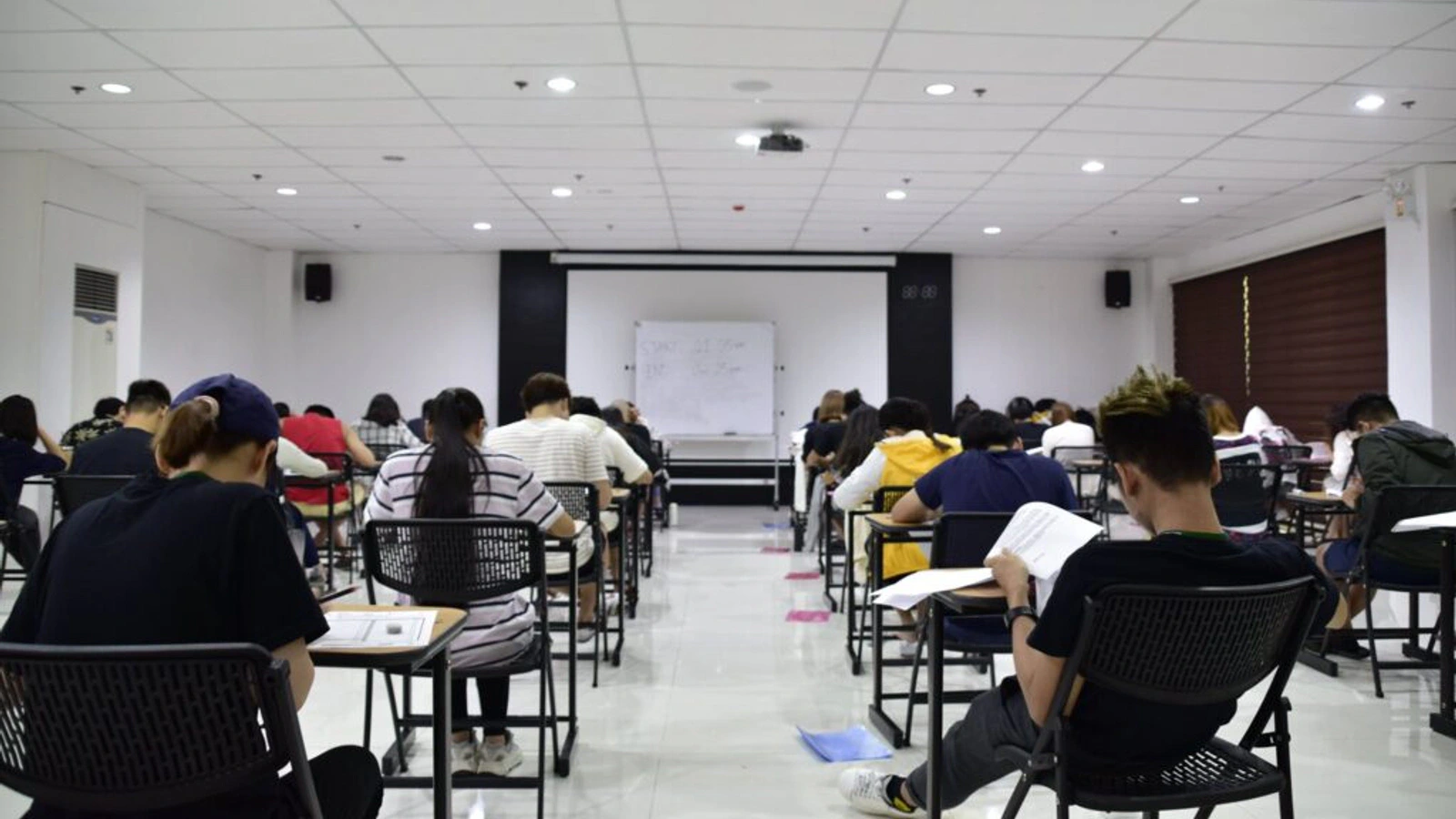 そのほかの学校の試験対策コースを示す写真