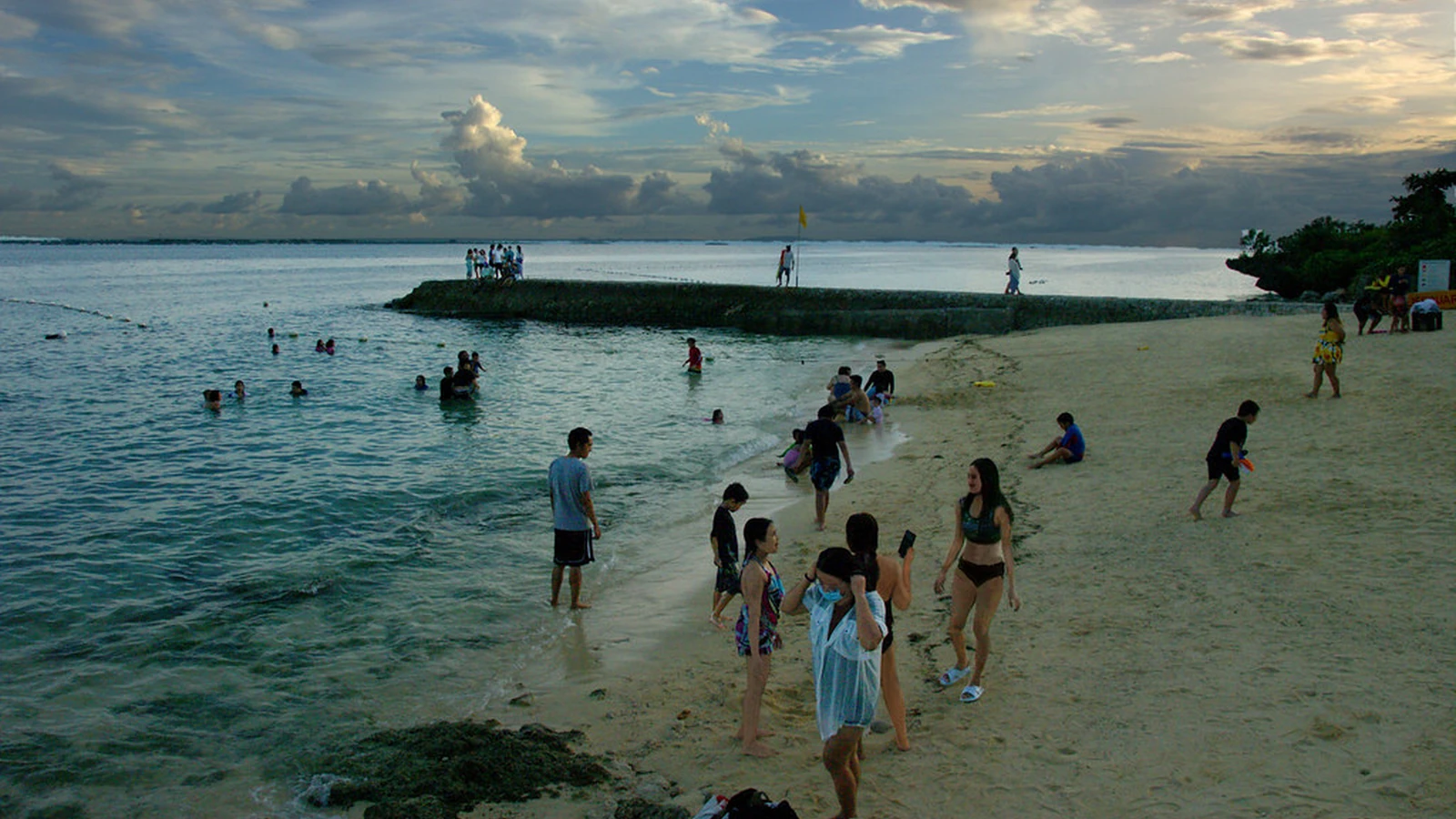3．Crimson Resort & Spa Mactanを示すセブの写真