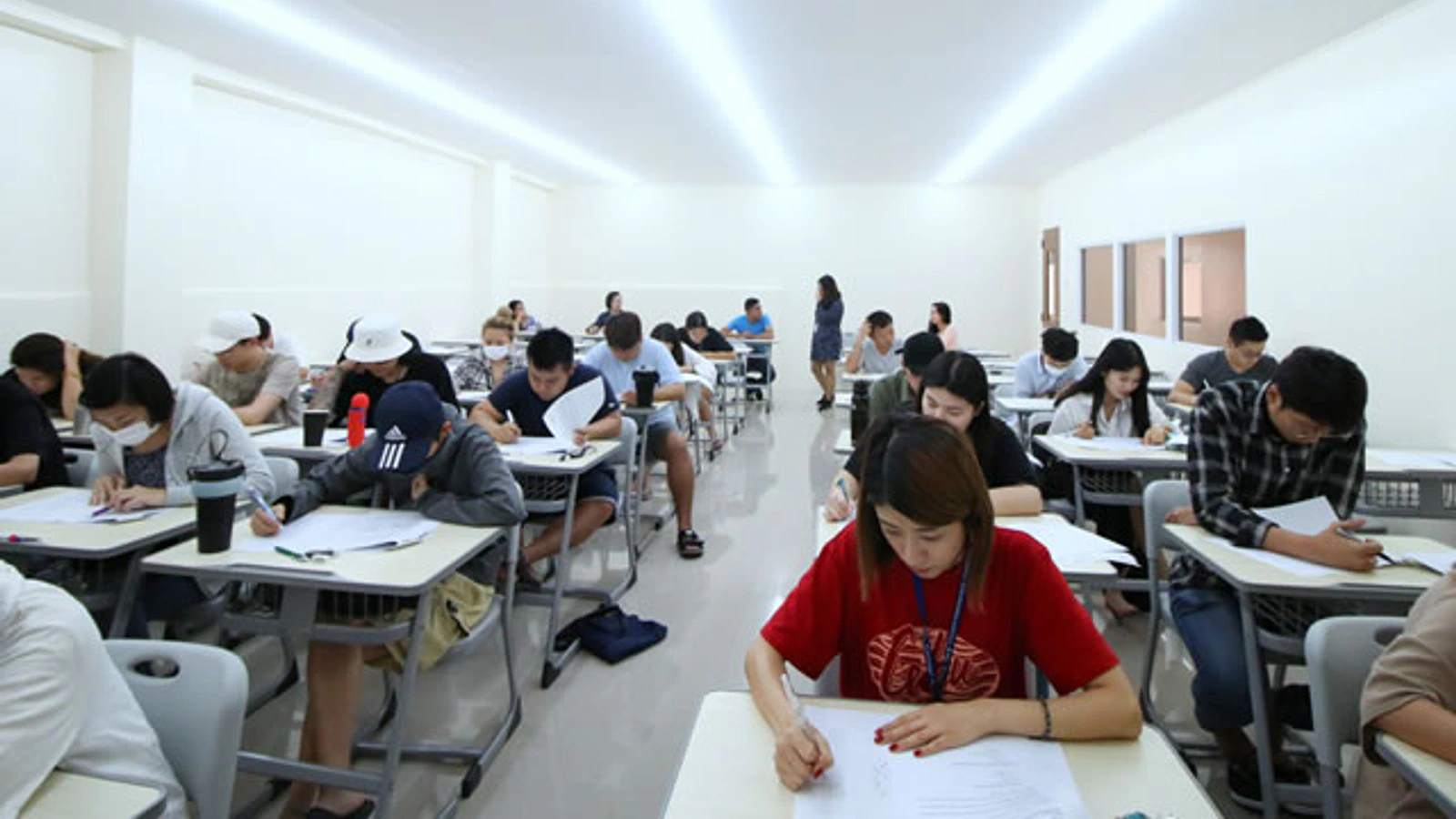 この記事で比較する「スコア保証・学習管理」を示す写真
