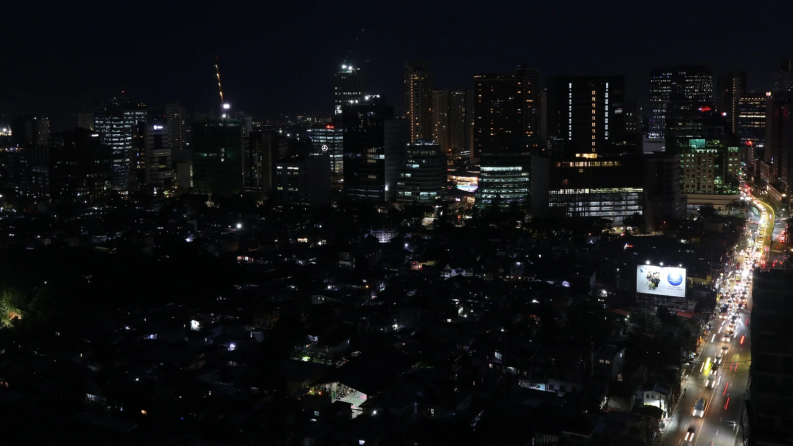 次の記事で比較するセブ市内の夜の都市環境