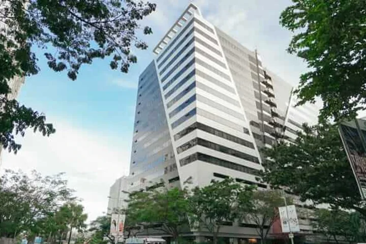QQEnglish ITパーク校が入るSkyrise 4の外観