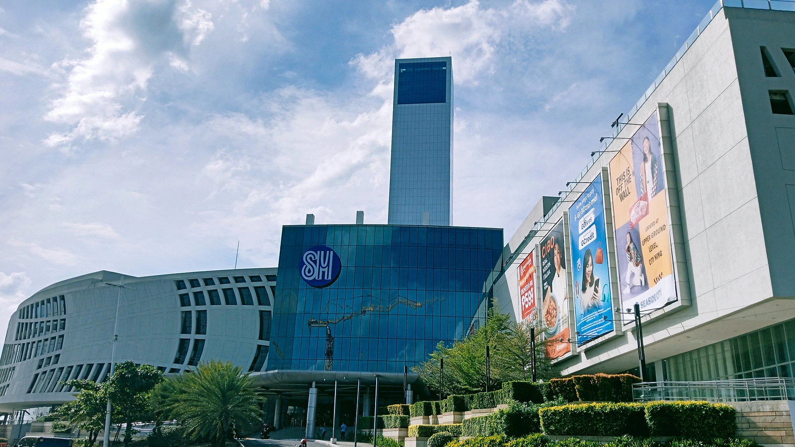 外出先となるSM Seaside City Cebuの外観