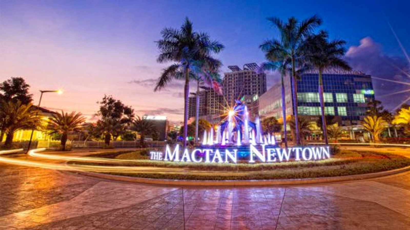 車で利用するMactan Newtownの夜景