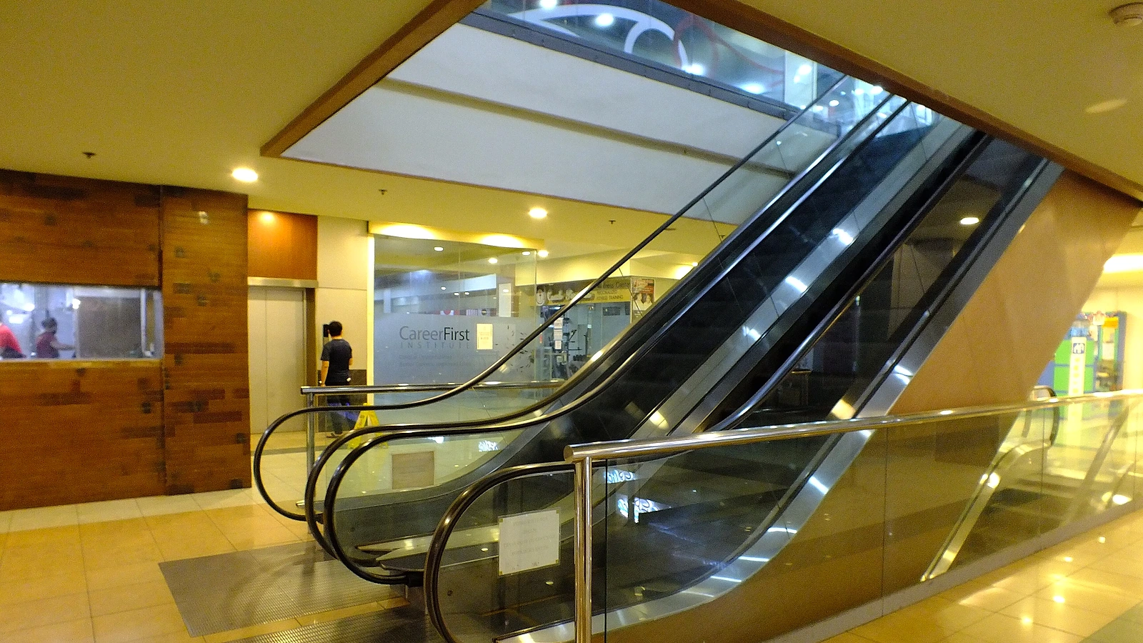 日用品を買えるJY Square Mall