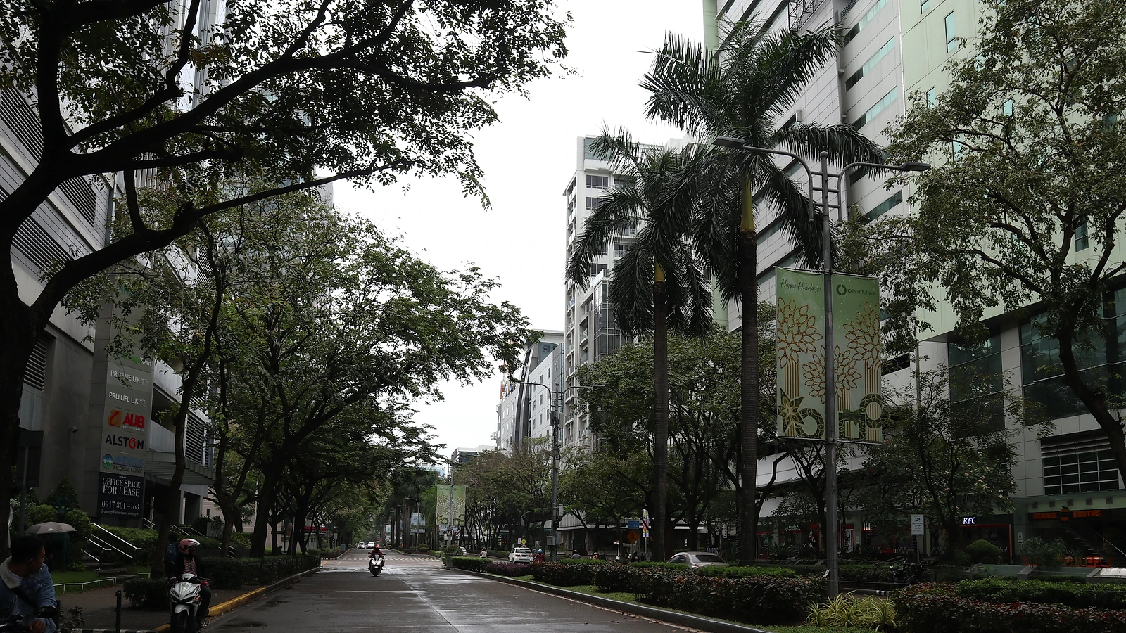 車で利用するCebu IT Parkの街並み