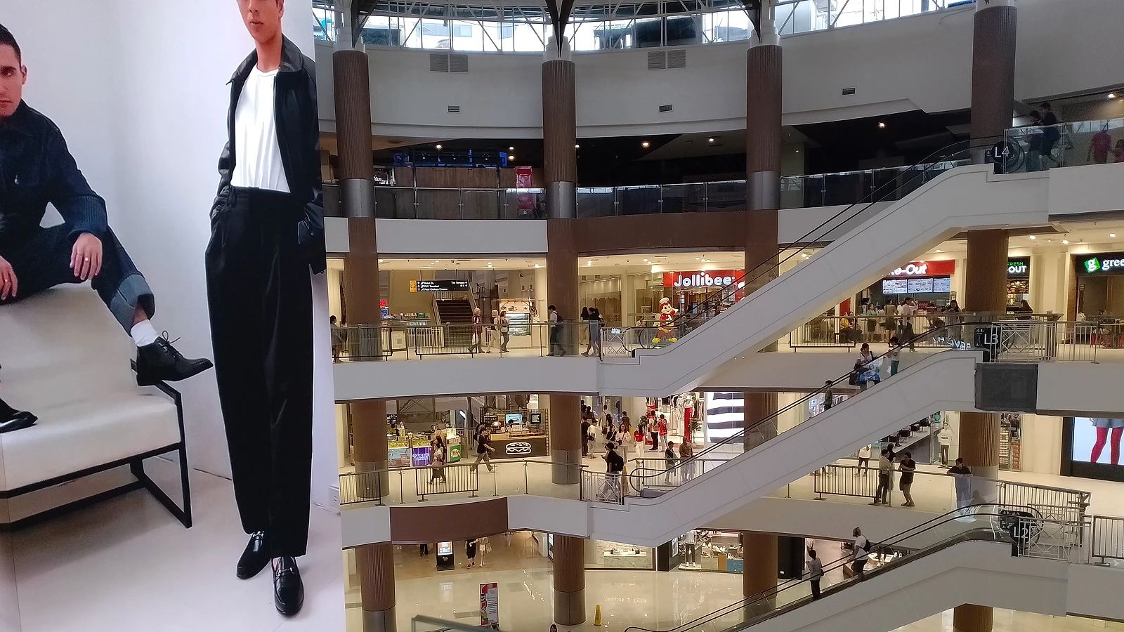Ayala Center Cebuの館内