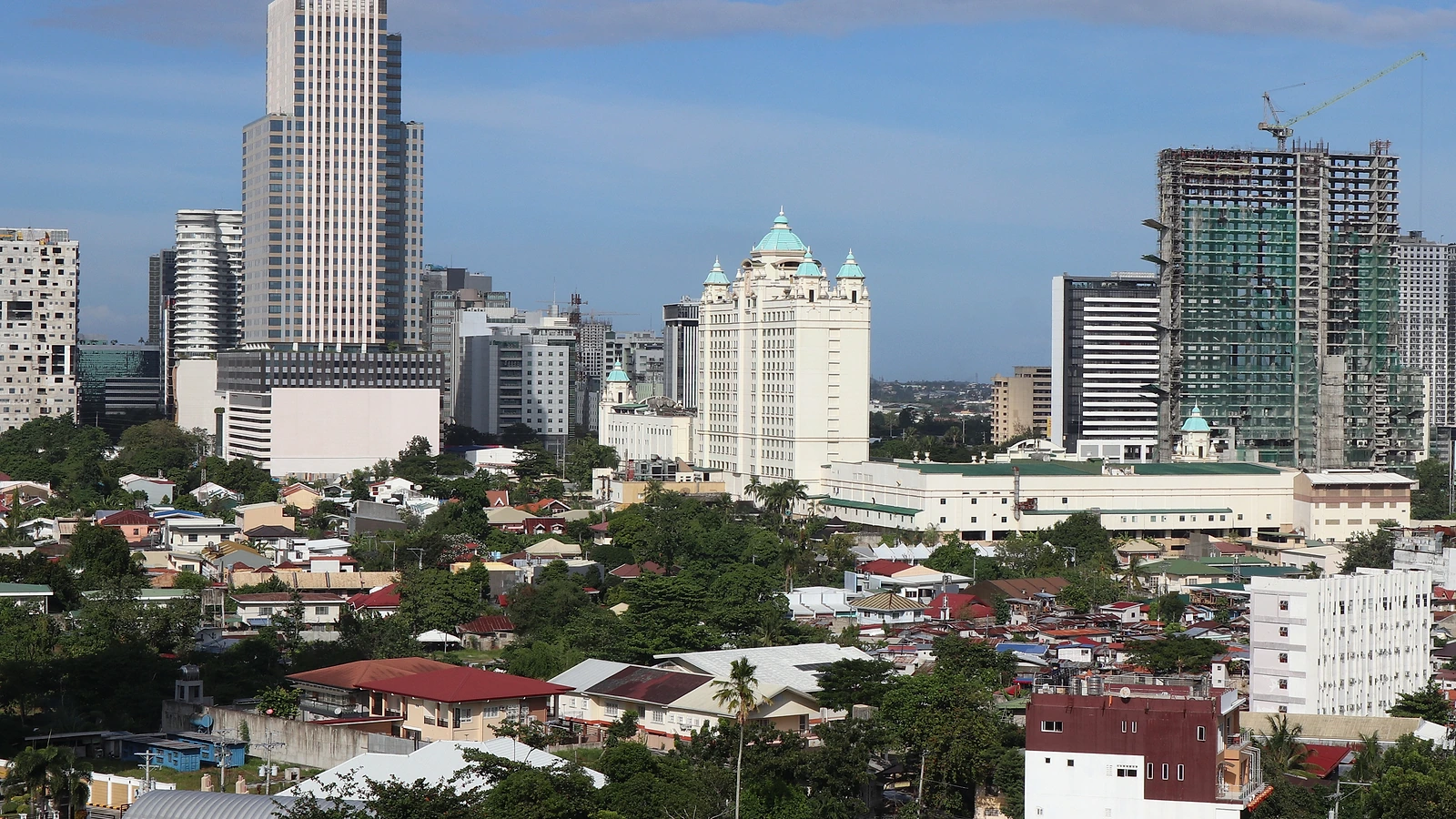 橋を渡って訪れるCebu IT Park方面