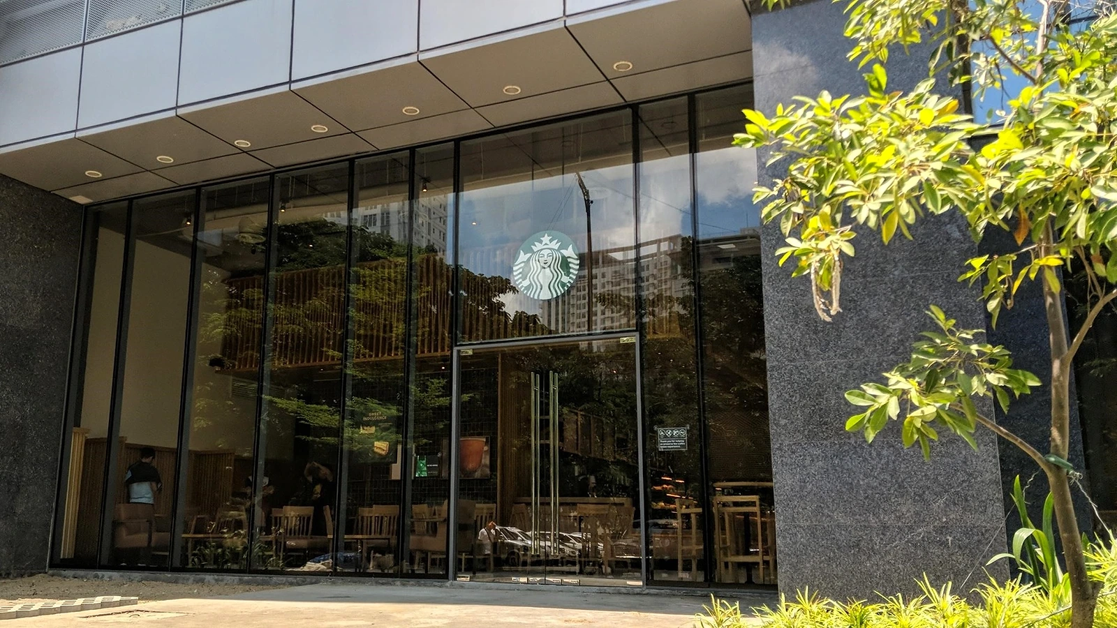 初めてでも利用しやすいITパークのStarbucks