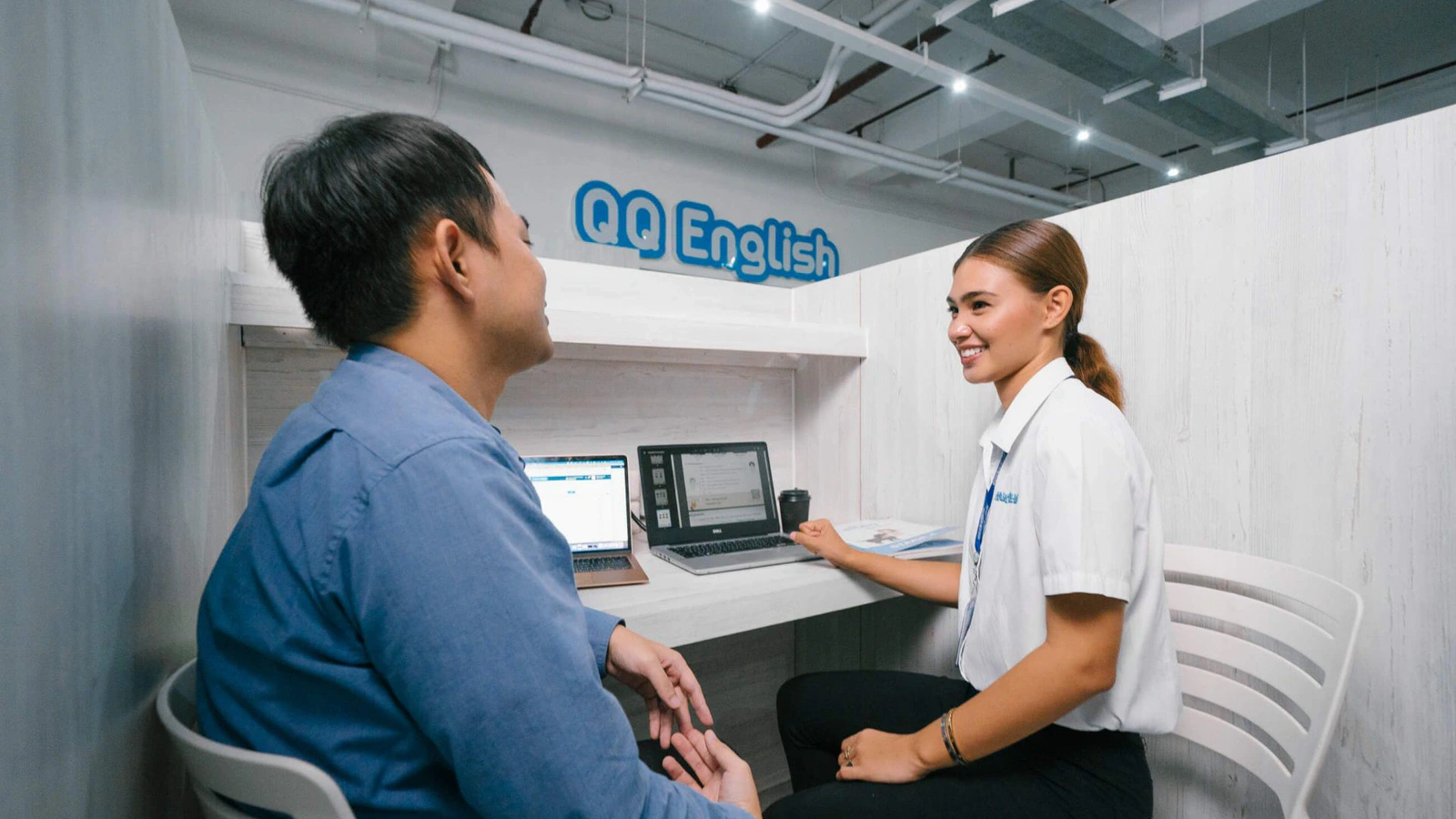 この記事で比較する「社会人向け留学環境」を示す写真