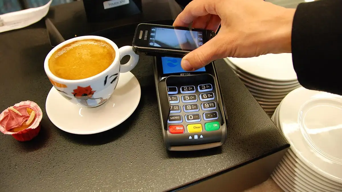 フィリピンのGCash手数料比較｜1万ペソの入金・送金・現金化はいくら？