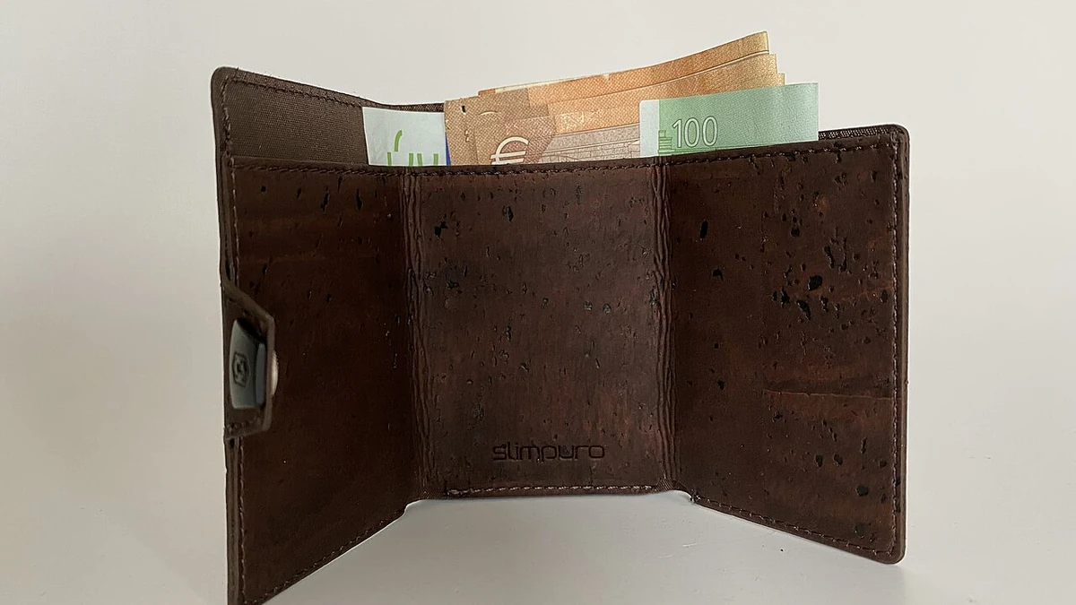 BanknotesとCoinsを分けて入れられるWallet