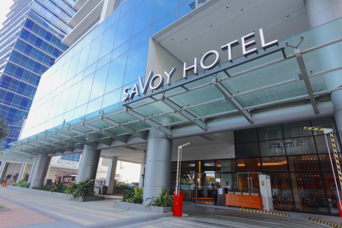 Savoy Hotel Mactan Newtownの入口