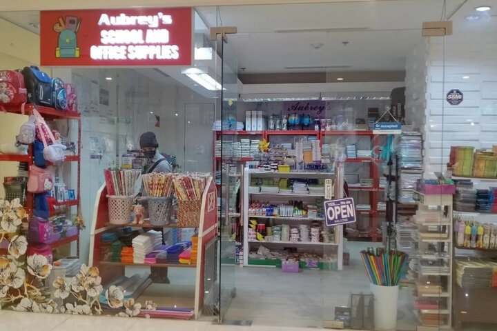 セブの文房具店の様子