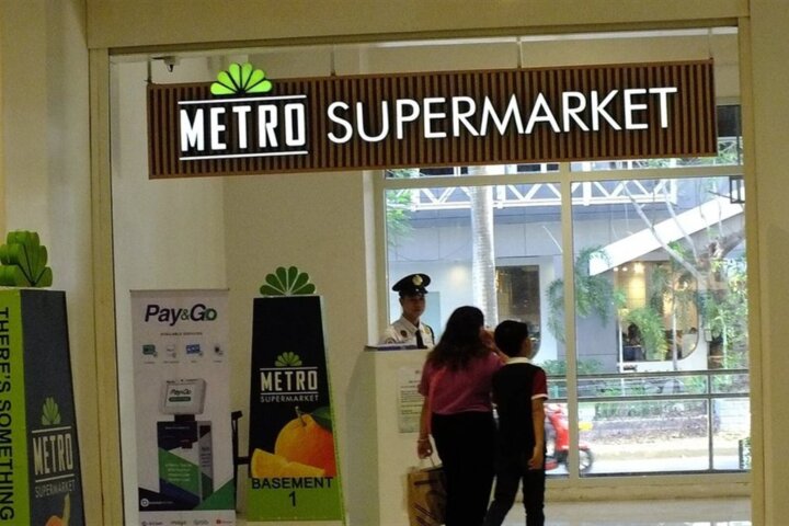 Ayala Malls Central Blocの買い物の様子