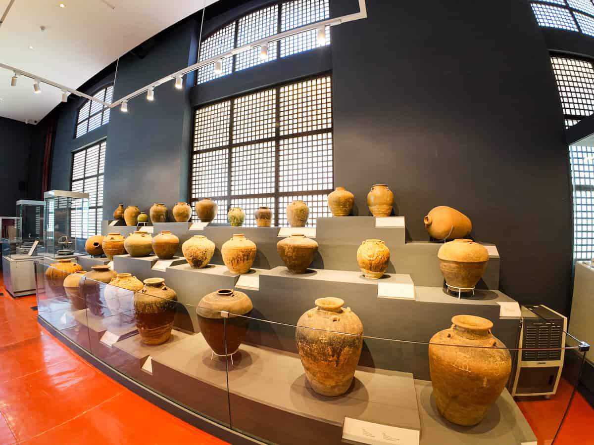 国立博物館セブ館の考古展示|埋葬土器・金の覆面・中国陶磁器を読む