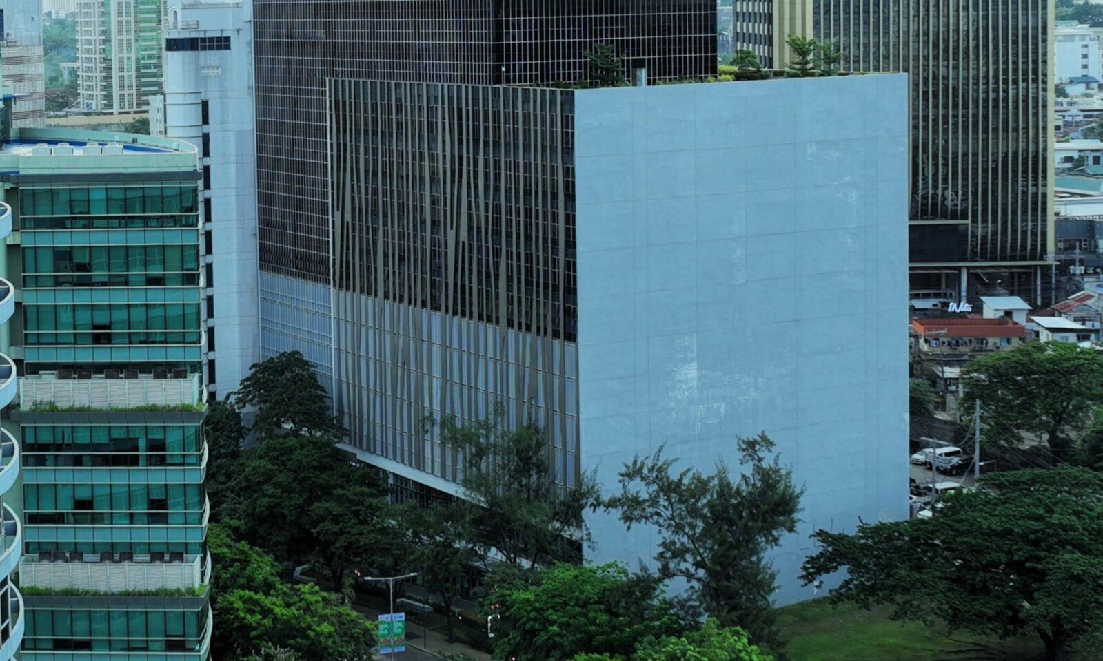 Latitude Corporate Center｜24階・5-Star BERDEのCebu Business Park Green Office