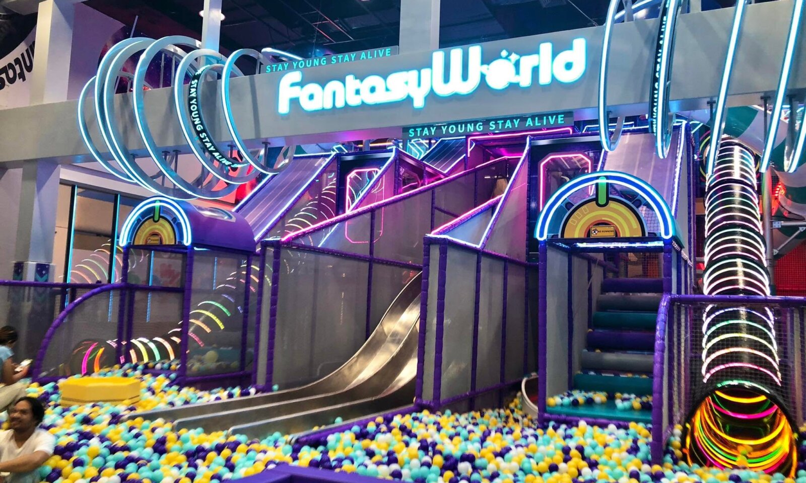 FantasyWorld SM J Mall|場所・保護者同伴・滑り止め靴下の利用案内