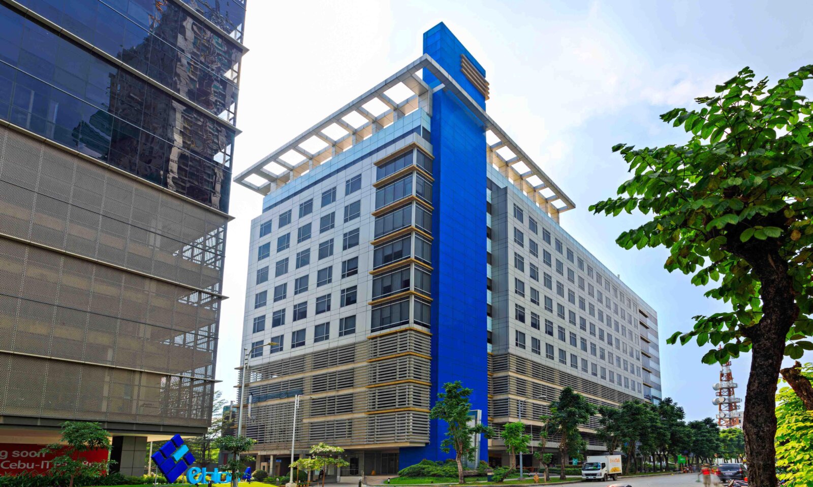 eBloc 1・JPMorgan Chase Building完全ガイド｜2008年完成・12階・20,841.9m2を調べる