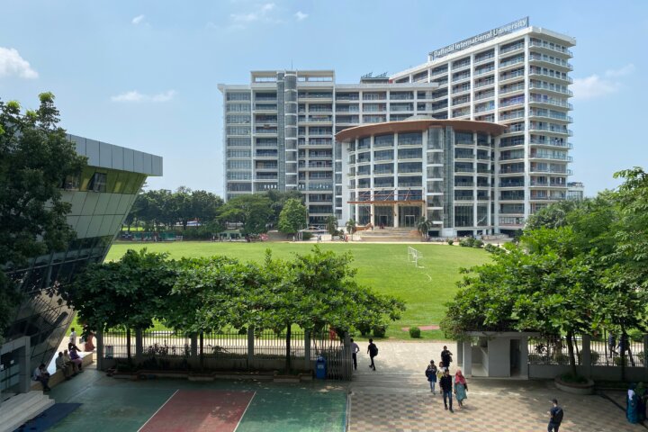 学校外へ出ると何分必要？｜「車で10分」をDoor-to-Doorで計算する