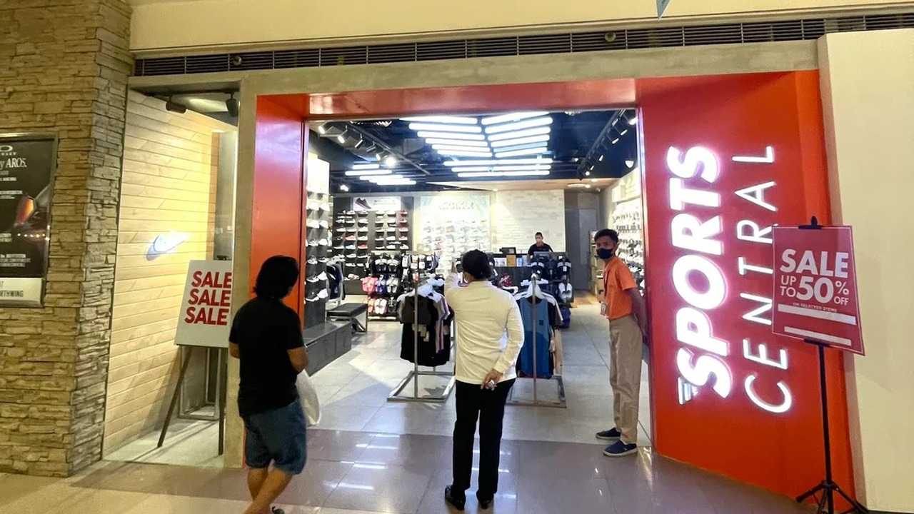 Sports Central SM J Mall｜スポーツ靴・衣料とブランドの探し方を確認する