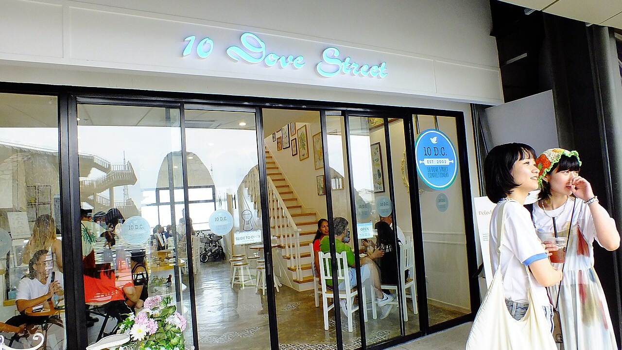 セブ市郊外の10 Dove Street TOPS店で持ち帰りを選ぶ ホールケーキとジェラートの購入単位を紹介する