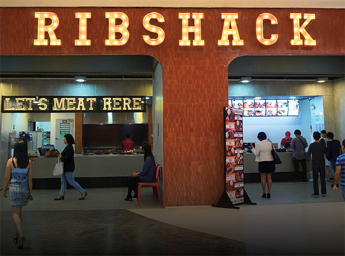 セブ市のRibshack Robinsons Cybergate グリル料理とご飯の注文を紹介する