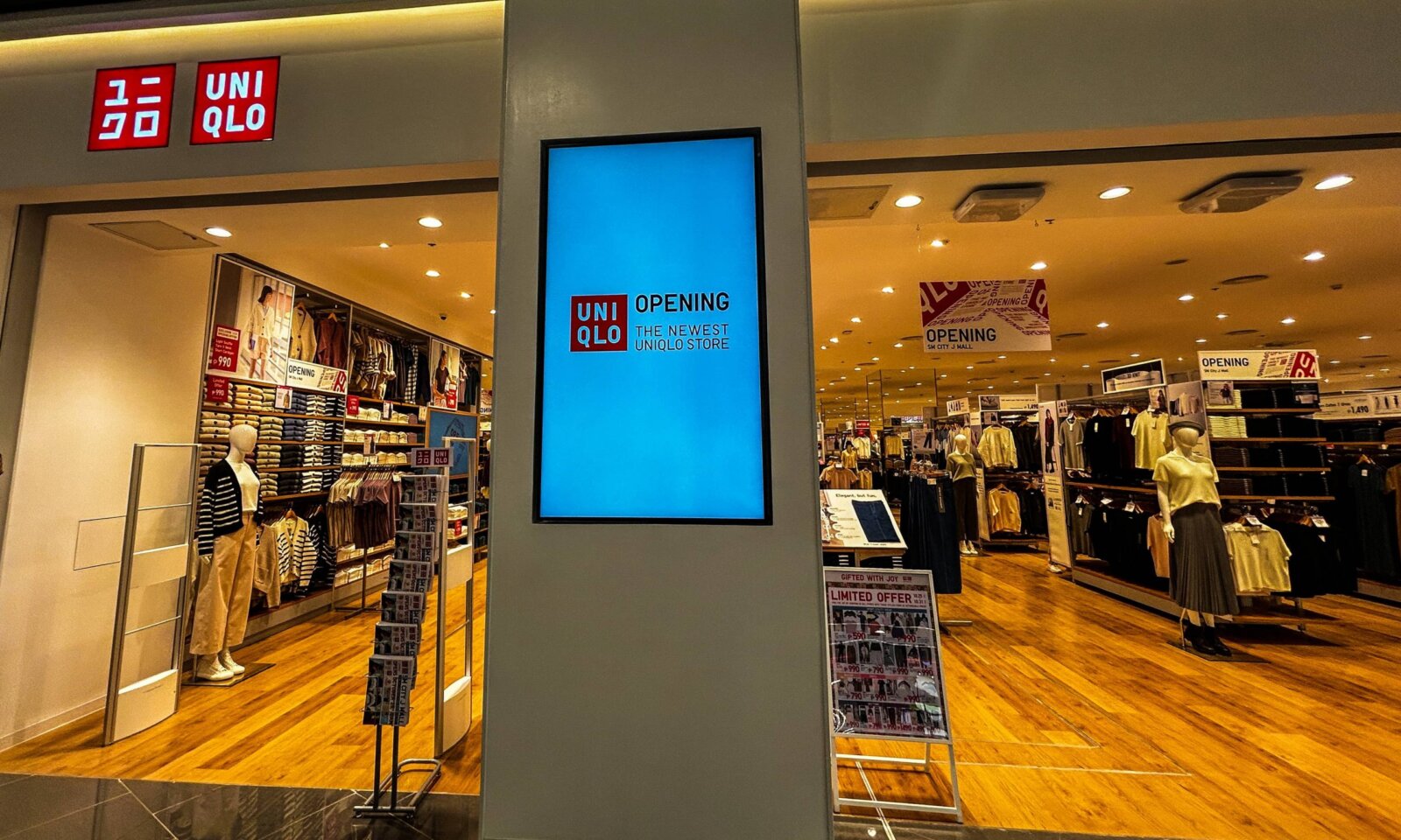 UNIQLO SM J Mall|場所・取扱カテゴリー・店舗サービス