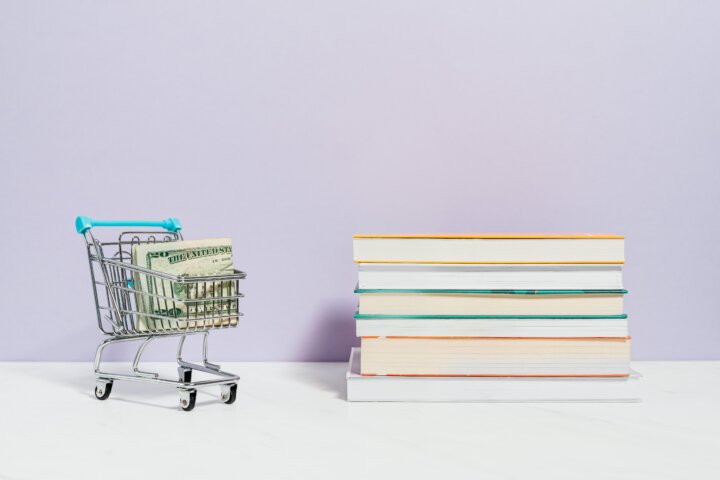 教材費は4週間でいくら必要？｜冊数とコースで変わる理由