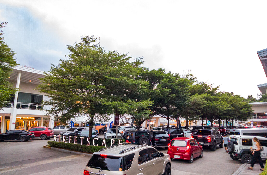 セブのStreetscape Cebu Paseo Saturninoの飲食・買い物・サービスを紹介する
