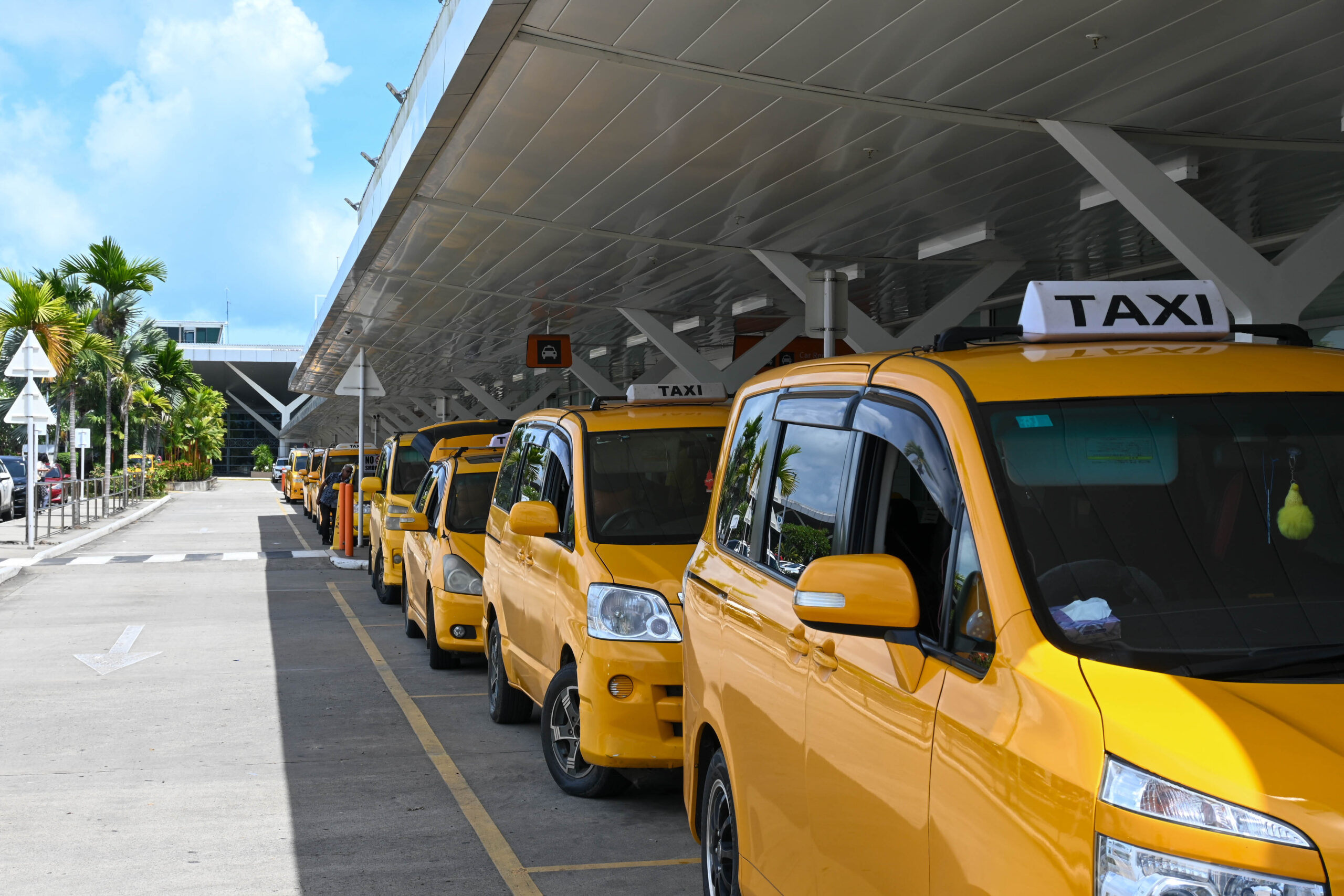 マクタン・セブ国際空港のタクシー乗り場|White・Yellow・Premiumの区分と乗車確認
