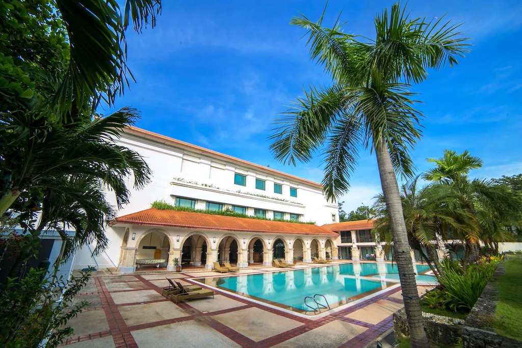 Waterfront Airport Hotel & Casinoの外観