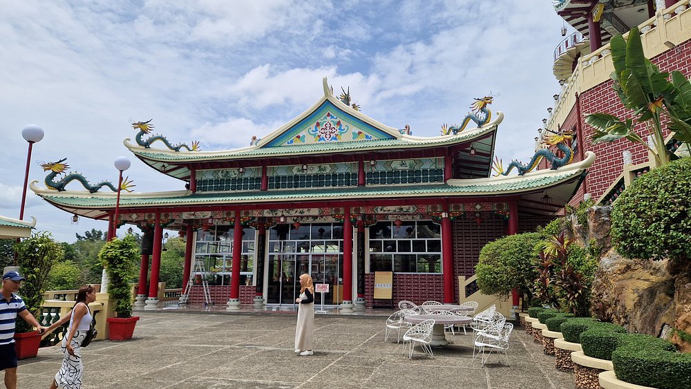 セブのCebu Taoist Templeへの行き方 Beverly Hillsの住宅地入口と帰りの車手配