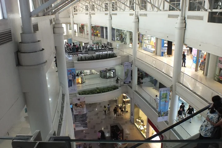 Ayala Center Cebu完全ガイド｜営業時間・Floor・Cinema・Supermarket・Parkingを整理