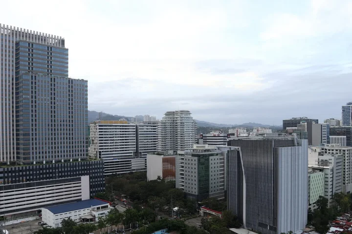 Cebu Exchange完全ガイド2026｜38階・108,564㎡、世界最大EDGE Zero Carbon Officeを公式データで見る