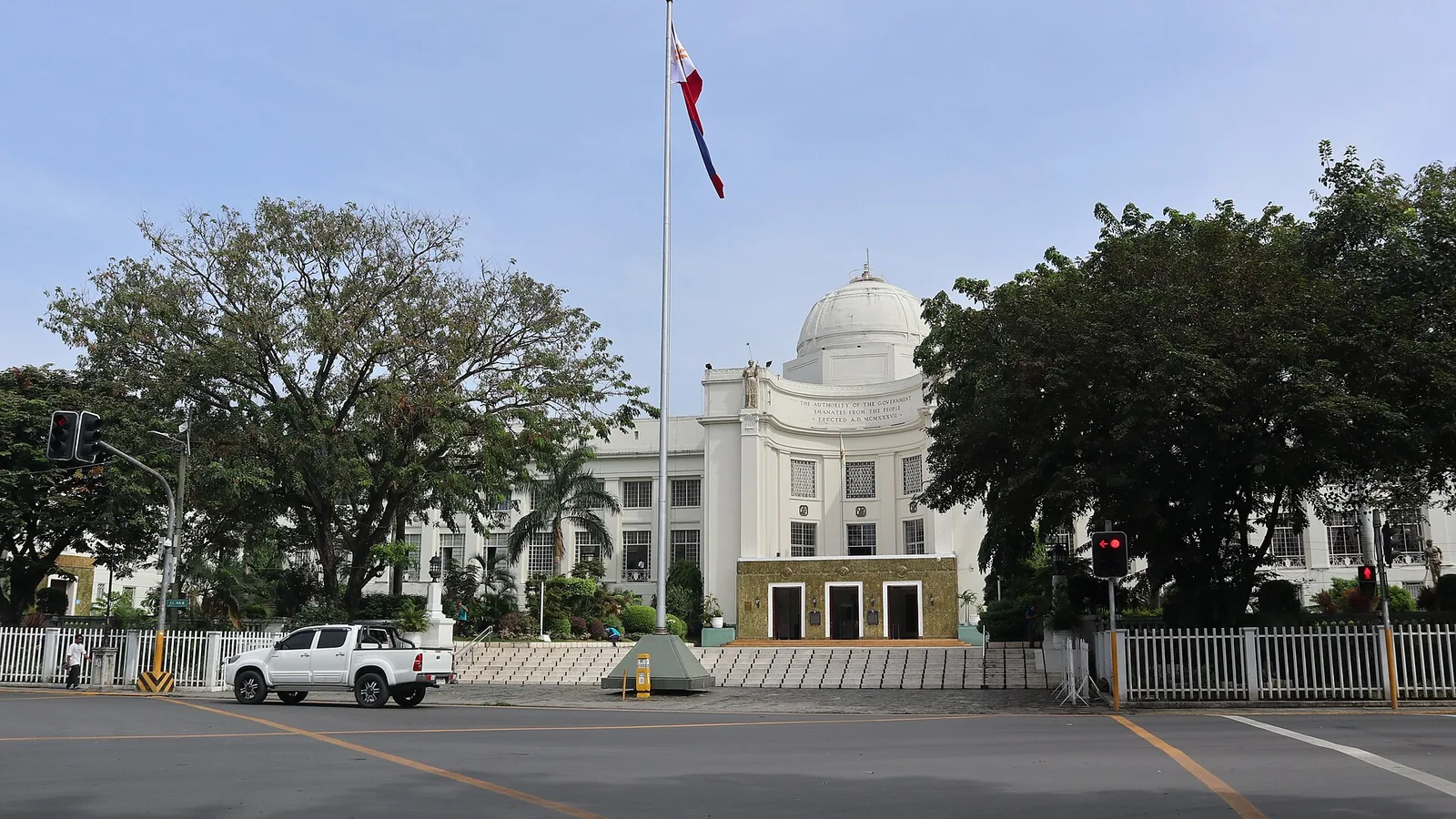セブ州庁舎（Cebu Provincial Capitol）の外観