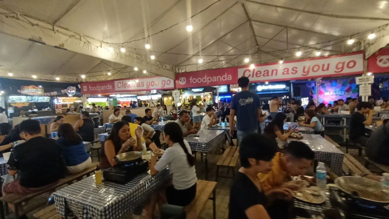 Sugbo Mercadoのテーブル席