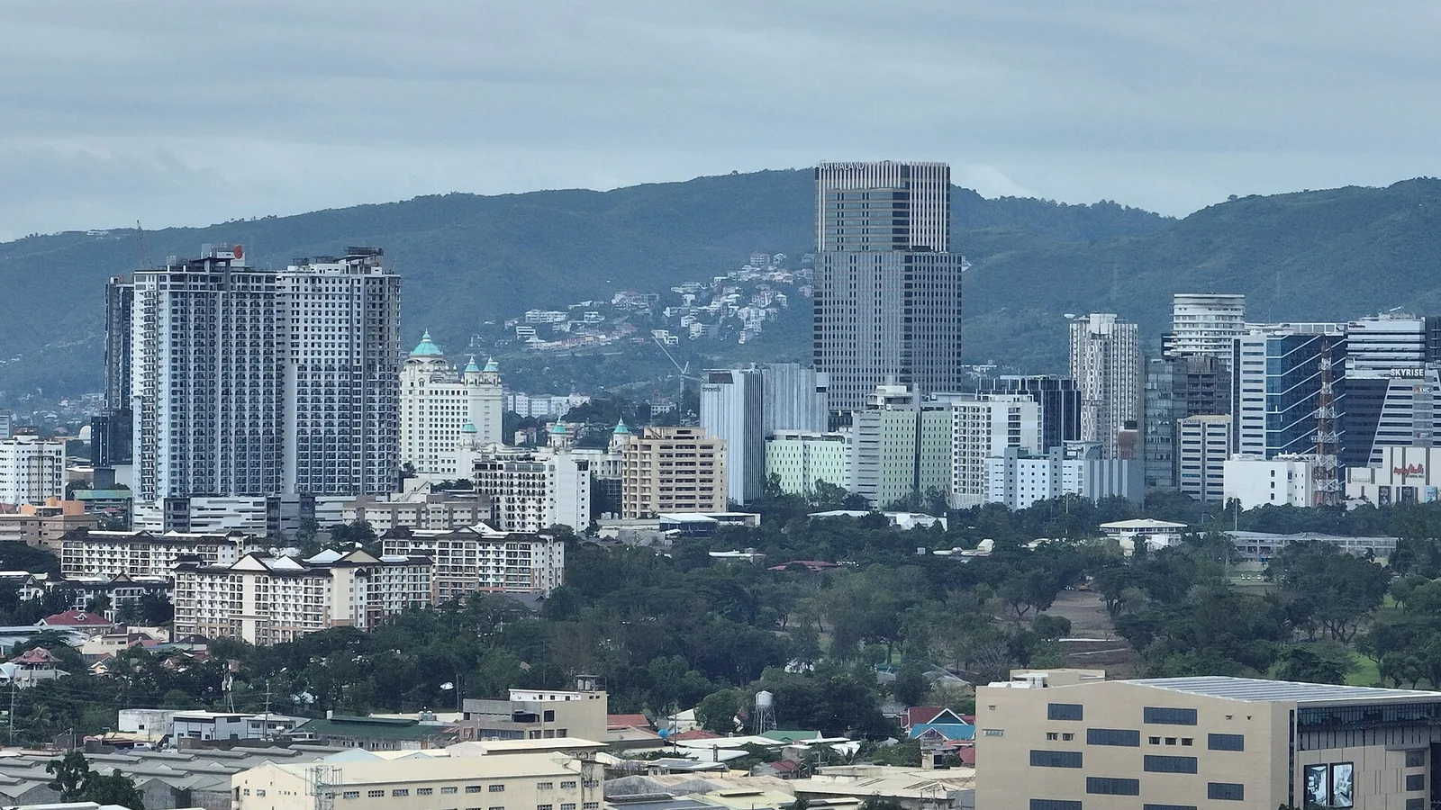 セブITパーク方面とCebu Country Club