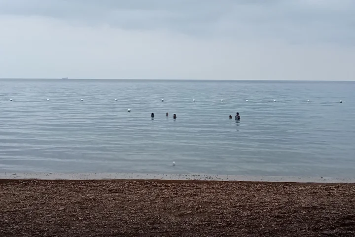 カトモンのタイチェビーチの海岸