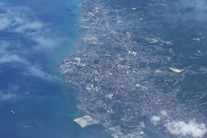 上空から見たセブ都市圏南部