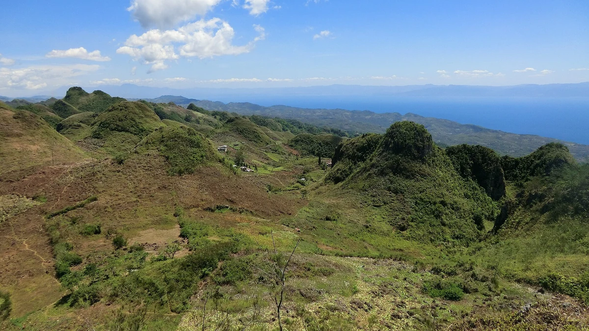 Osmeña Peakから見える山並み