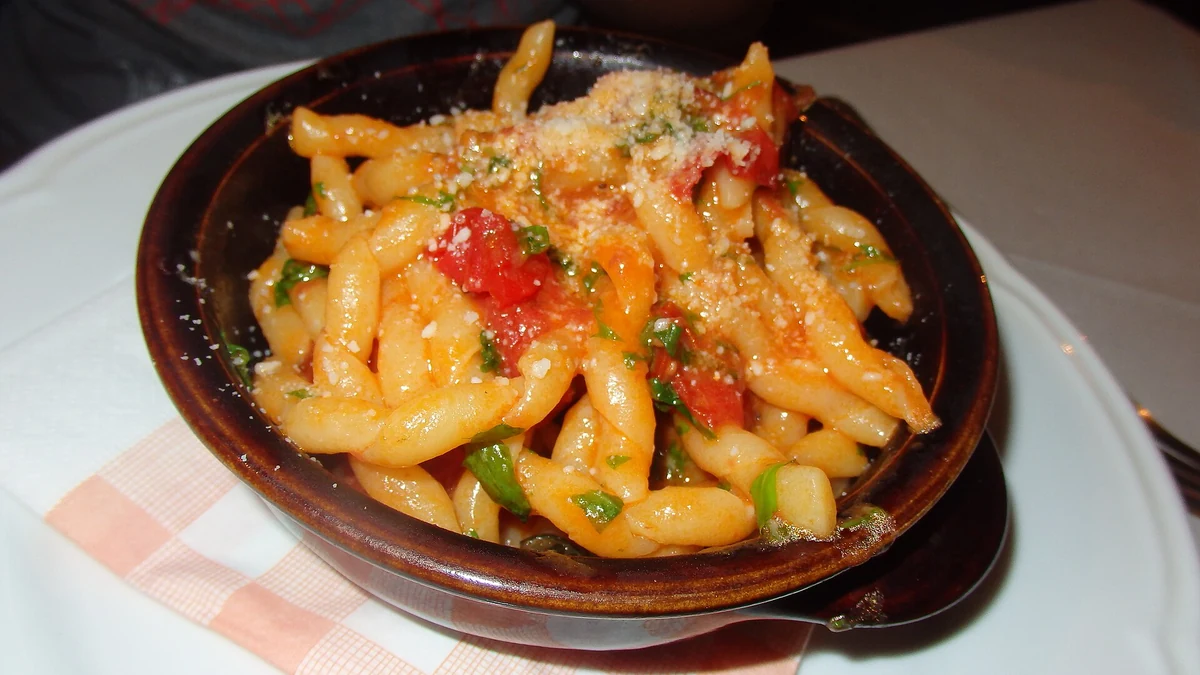 Italian Diningを示すFresh Pasta