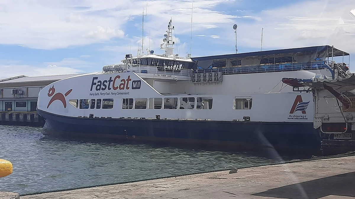 Pier 3に停泊するFastCat M11