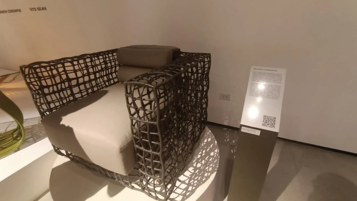 Kenneth Cobonpueの籐の椅子（展示）