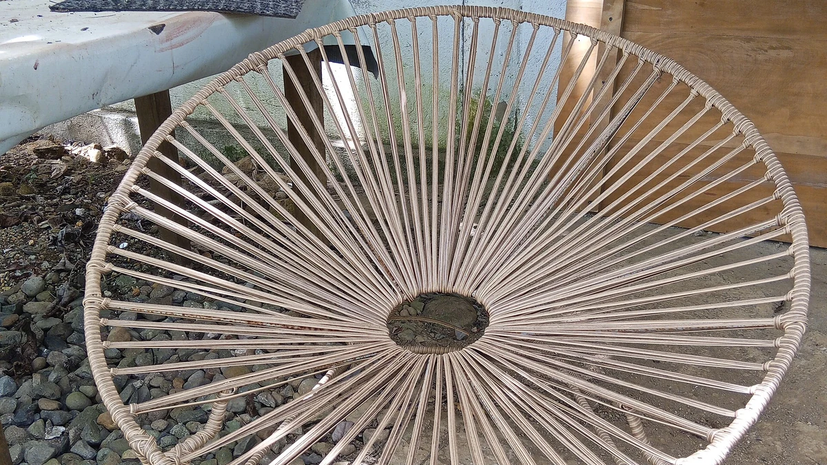 籐(Rattan)で編まれた椅子の座面