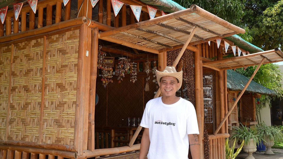 Susing's Guitarのギフトショップと店員