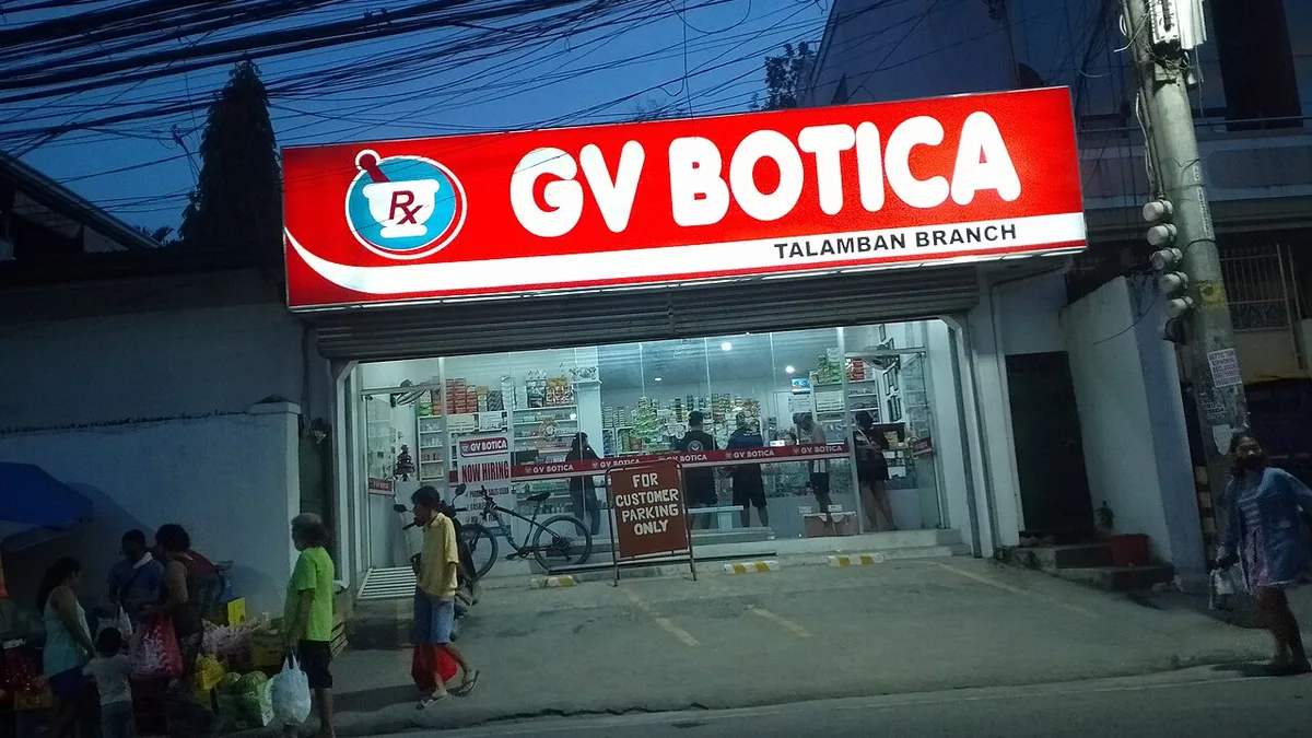 Talamban(Cebu City)の薬局GV Botica